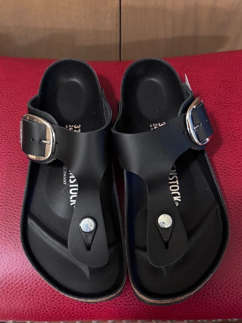 Birkenstock Gizeh Big Buckle Oiled Leather Sandal - Black - Size 37 - Picture 4 of 8